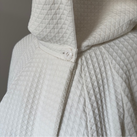 Joseph Ribkoff White Textured Coat Dress โ Size 8 (CAN/USA) - Picture 7 of 13